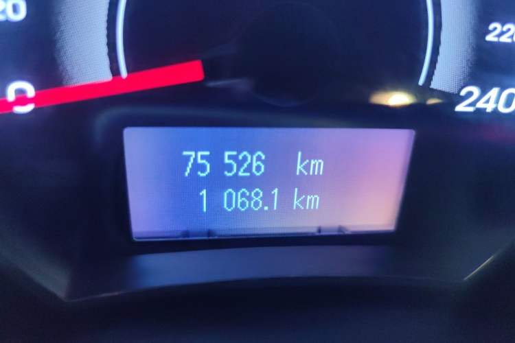 Used Renault Koleos 2014 Revised Version 2.5L Two-Wheel Drive Comfort Edition Odometer Close Up