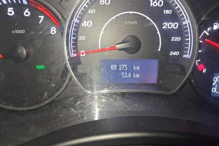 Used Renault Koleos 2014 2.5L 4x4 Sportway Edition Odometer Close Up