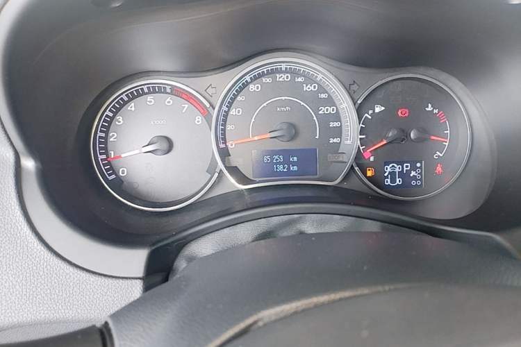 Used Renault Koleos 2014 2.0L Two-Wheel Drive Comfort Edition Odometer Close Up