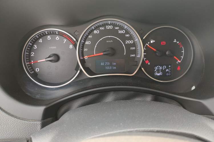 Used Renault Koleos 2014 2.0L Two-Wheel Drive Comfort Edition Odometer Close Up