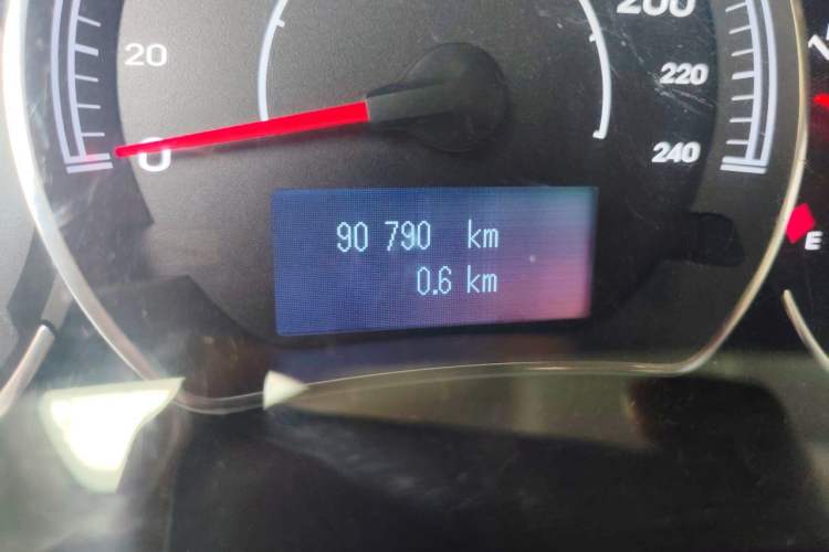 Used Renault Koleos 2014 Revised Version 2.0L Two-Wheel Drive Fashion Edition Odometer Close Up