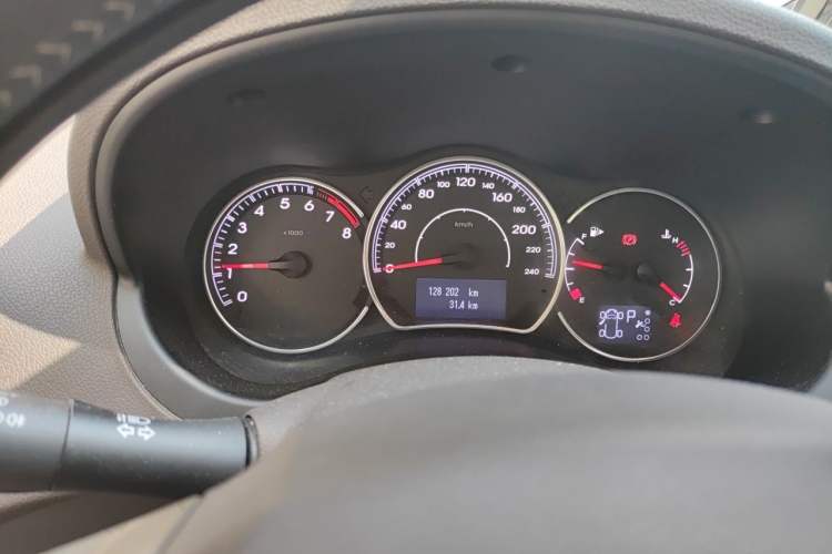 Used Renault Koleos 2014 2.5L Four-Wheel Drive Luxury Edition Odometer Close Up