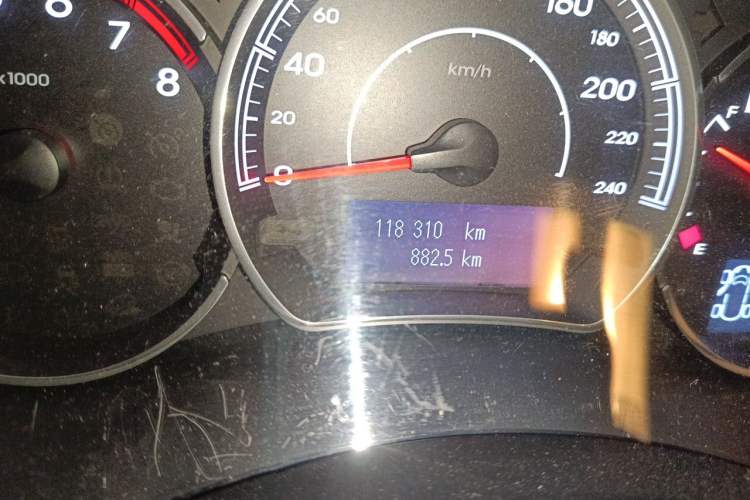 Used Renault Koleos 2014 2.5L 4x4 Comfort Edition Odometer Close Up