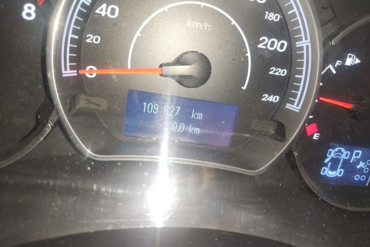 Used Renault Koleos 2014 Revised Version 2.0L Two-Wheel Drive Fashion Edition Odometer Close Up