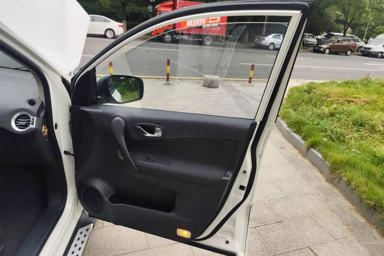 Used Renault Koleos 2014 2.0L Two-Wheel Drive Fashion Edition Right Front Door Interior