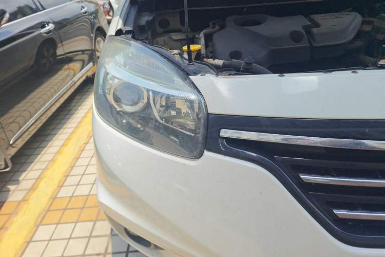 Used Renault Koleos 2014 2.5L Two-Wheel-Drive Urban Edition Right Front Headlight