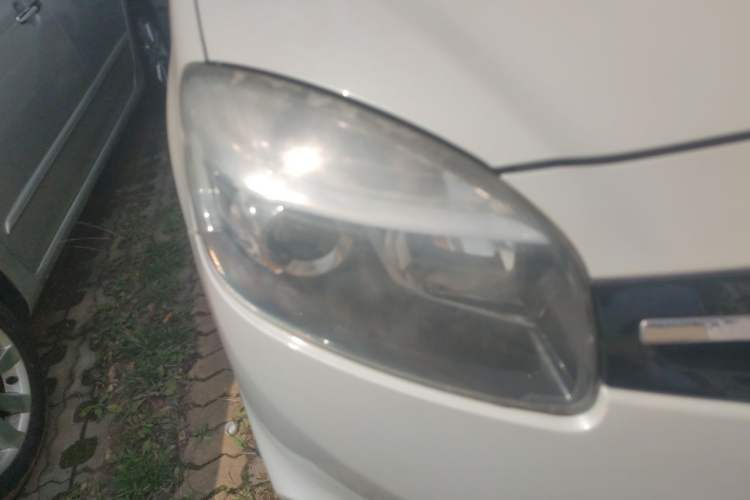 Used Renault Koleos 2014 2.0L Two-Wheel Drive Smart Edition Right Front Headlight
