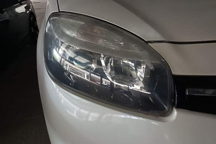 Used Renault Koleos 2014 2.5L Two-Wheel Drive Comfort Edition Right Front Headlight