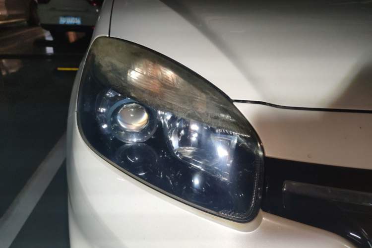 Used Renault Koleos 2014 Revised Version 2.5L Two-Wheel Drive Comfort Edition Right Front Headlight