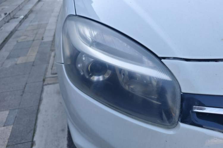Used Renault Koleos 2014 2.0L Two-Wheel Drive Standard Edition Right Front Headlight