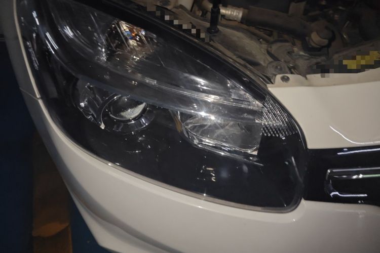 Used Renault Koleos 2014 2.5L 4x4 Sportway Edition Right Front Headlight