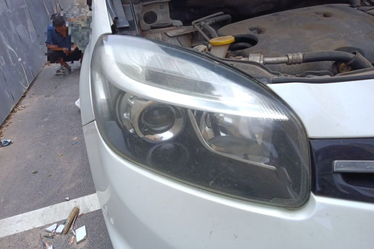 Used Renault Koleos 2014 2.0L Two-Wheel Drive Smart Edition Right Front Headlight