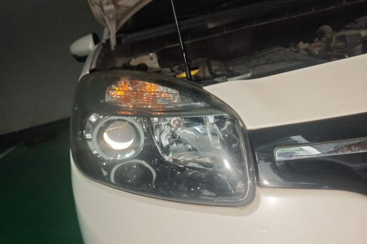 Used Renault Koleos 2014 2.0L Two-Wheel Drive Fashion Edition Right Front Headlight