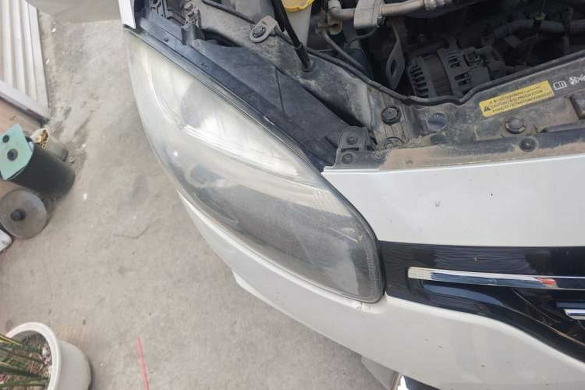 Used Renault Koleos 2014 2.0L Two-Wheel Drive Fashion Edition Right Front Headlight
