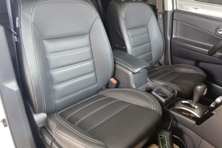 Used Renault Koleos 2014 Revised Version 2.5L Two-Wheel Drive Comfort Edition Right Front Seat