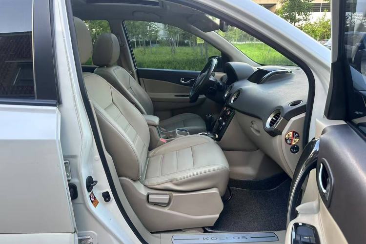 Used Renault Koleos 2014 2.5L 4x4 Comfort Edition Right Front Seat