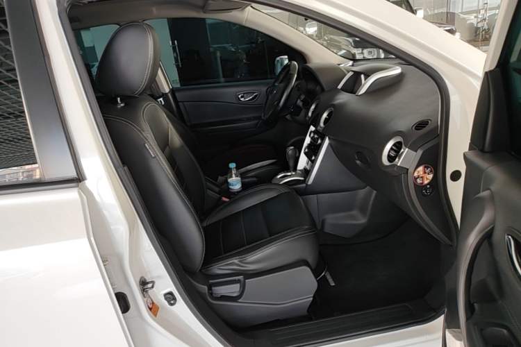 Used Renault Koleos 2014 Revised Version 2.0L Two-Wheel Drive Fashion Edition Right Front Seat