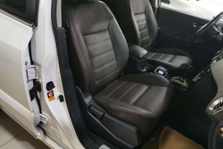 Used Renault Koleos 2014 2.0L Two-Wheel Drive Comfort Edition Right Front Seat