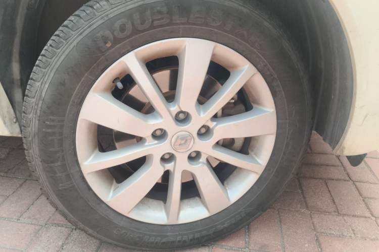 Used Renault Koleos 2014 Revised Version 2.0L Two-Wheel Drive Fashion Edition Right Front Wheel Hub