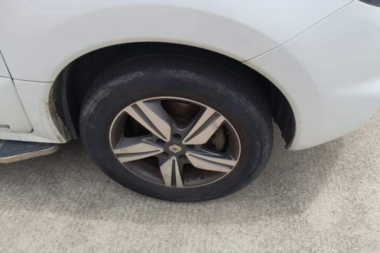 Used Renault Koleos 2014 Revised Version 2.5L Two-Wheel Drive Urban Edition Right Front Wheel Hub