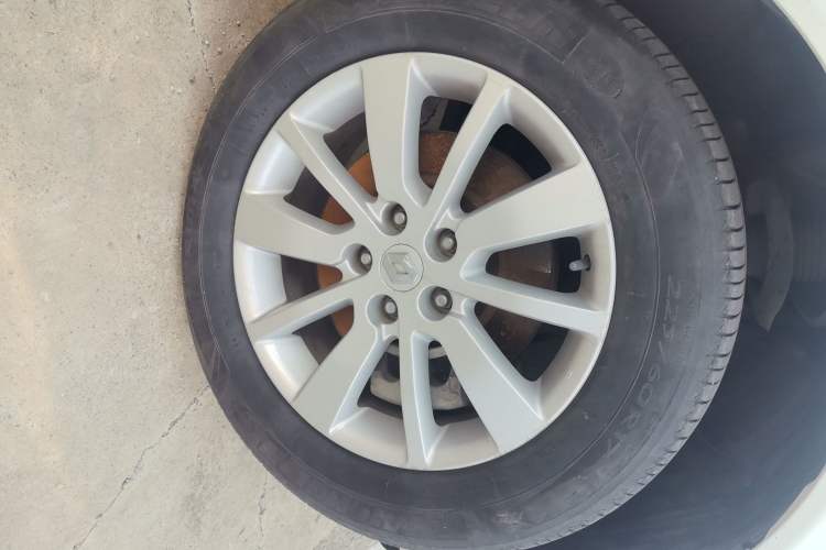 Used Renault Koleos 2014 2.0L Two-Wheel Drive Fashion Edition Right Front Wheel Hub