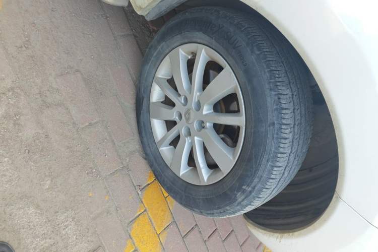 Used Renault Koleos 2014 2.0L Two-Wheel Drive Standard Edition Right Front Wheel Hub