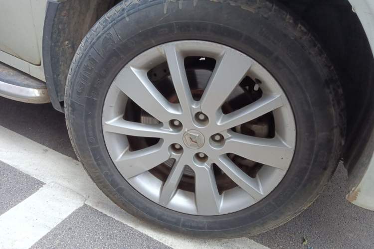 Used Renault Koleos 2014 2.0L Two-Wheel Drive Smart Edition Right Front Wheel Hub