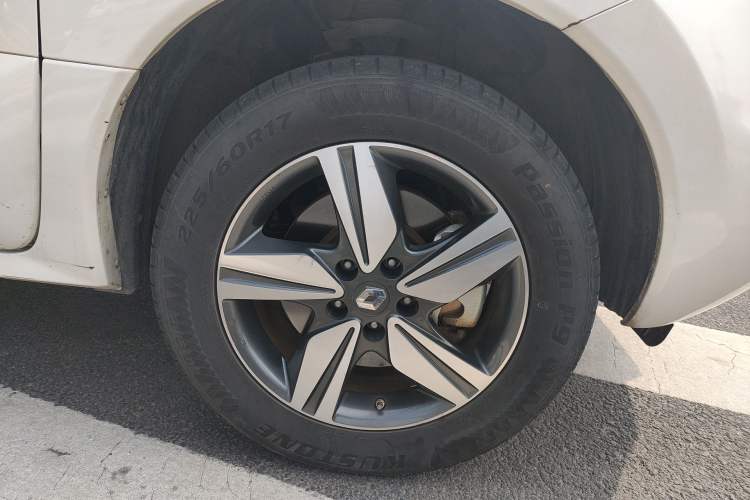 Used Renault Koleos 2014 2.0L Two-Wheel Drive Comfort Edition Right Front Wheel Hub