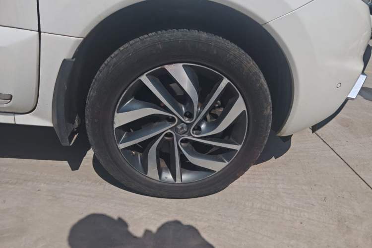 Used Renault Koleos 2014 2.5L Four-Wheel Drive Luxury Edition Right Front Wheel Hub