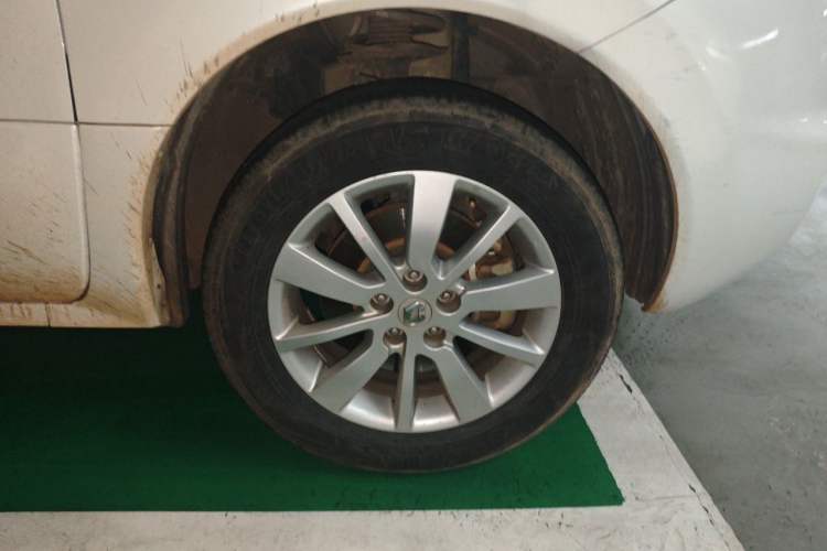 Used Renault Koleos 2014 2.0L Two-Wheel Drive Fashion Edition Right Front Wheel Hub