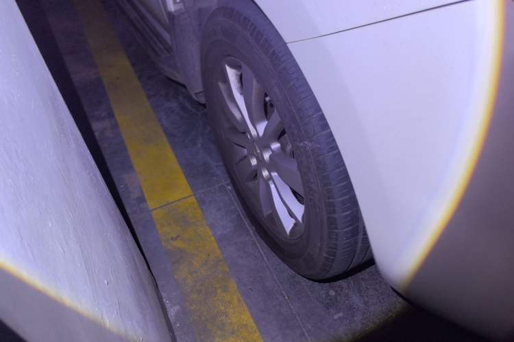 Used Renault Koleos 2014 2.0L Two-Wheel Drive Fashion Edition Right Front Wheel Hub