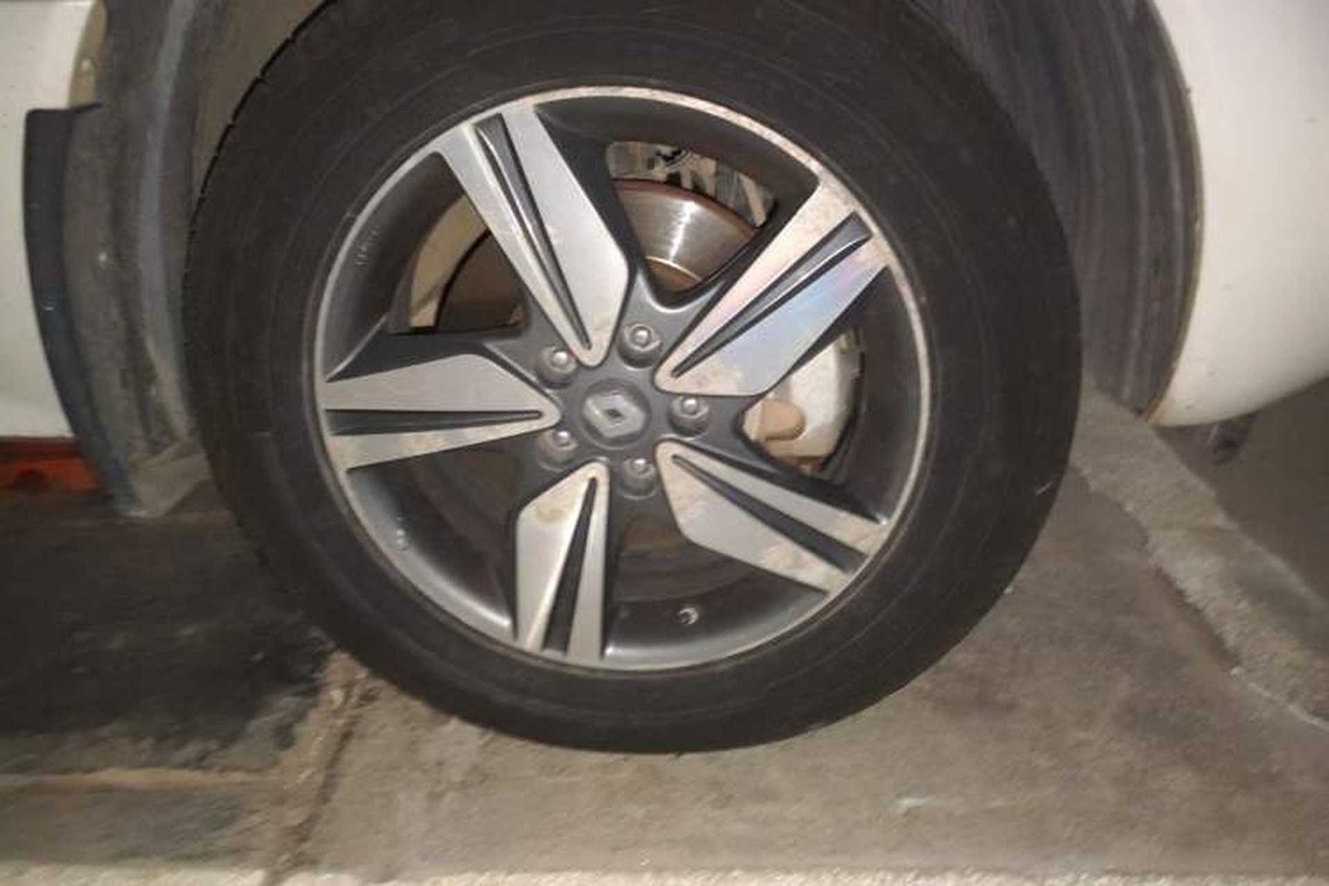 Used Renault Koleos 2014 2.0L Two-Wheel Drive Comfort Edition Right Front Wheel Hub