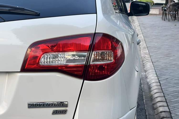 Used Renault Koleos 2014 2.5L 4x4 Comfort Edition Right Rear Taillight