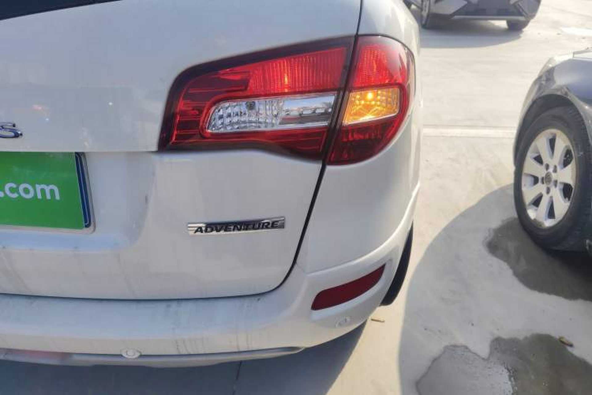 Used Renault Koleos 2014 Revised Version 2.5L Two-Wheel Drive Comfort Edition Right Rear Taillight