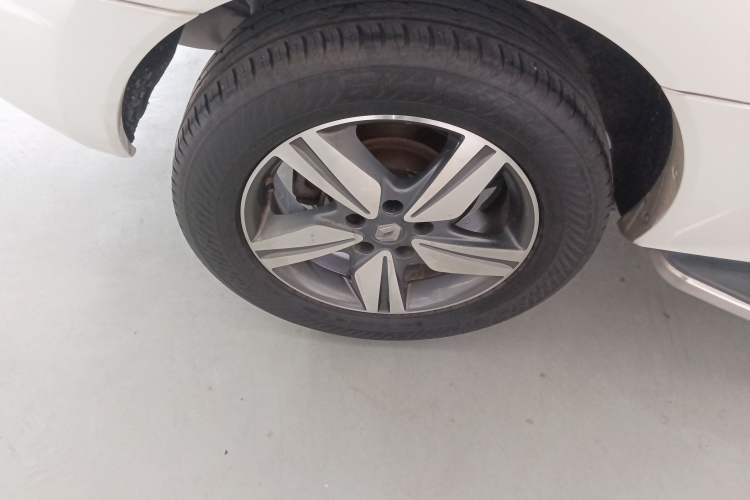 Used Renault Koleos 2014 2.5L 4x4 Comfort Edition Right Rear Wheel Hub