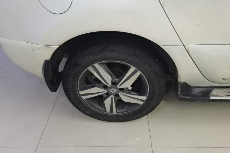 Used Renault Koleos 2014 2.5L 4x4 Comfort Edition Right Rear Wheel Hub