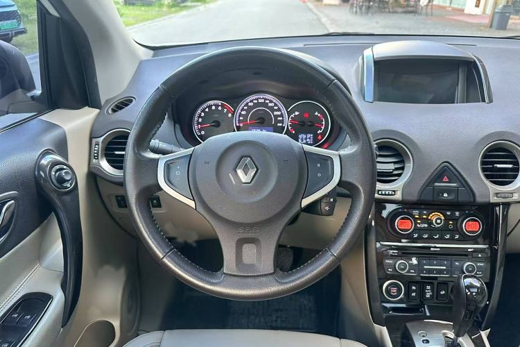 Used Renault Koleos 2014 2.5L 4x4 Comfort Edition Steering Wheel