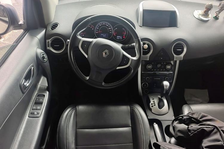Used Renault Koleos 2014 Revised Version 2.0L Two-Wheel Drive Fashion Edition Steering Wheel
