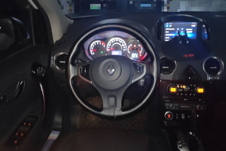 Used Renault Koleos 2014 2.5L 4x4 Sportway Edition Steering Wheel