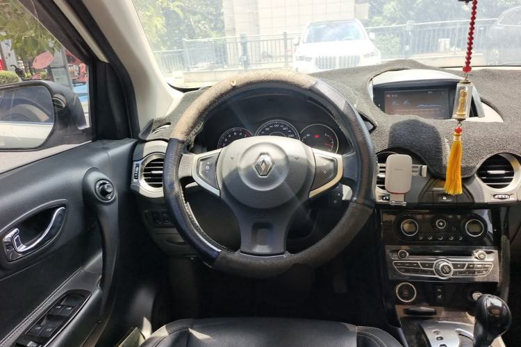 Used Renault Koleos 2014 2.0L Two-Wheel Drive Comfort Edition Steering Wheel