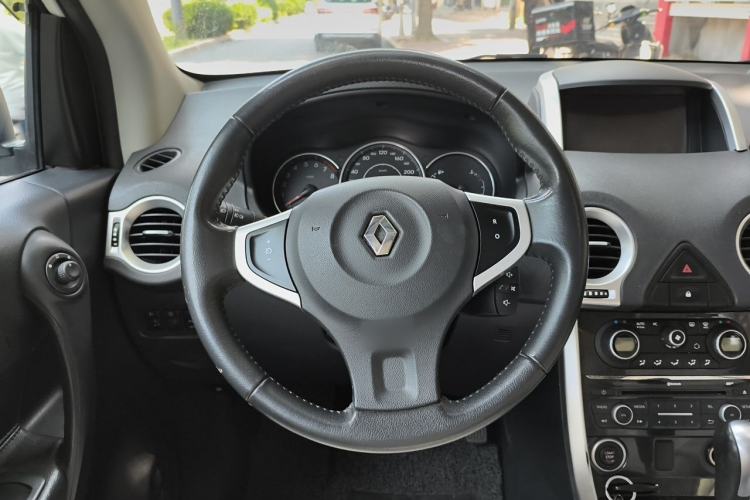 Used Renault Koleos 2014 Revised Version 2.0L Two-Wheel Drive Fashion Edition Steering Wheel