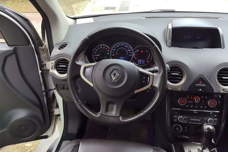 Used Renault Koleos 2014 2.5L 4x4 Comfort Edition Steering Wheel
