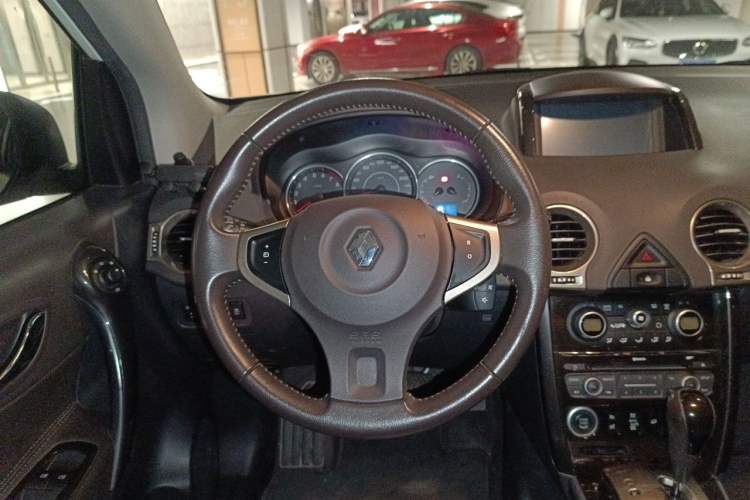 Used Renault Koleos 2014 2.5L 4x4 Comfort Edition Steering Wheel