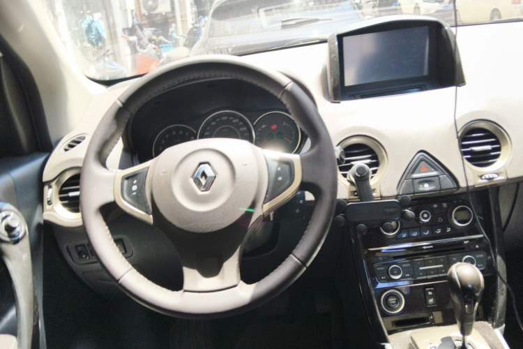 Used Renault Koleos 2014 Revised Version 2.5L Two-Wheel Drive Comfort Edition Steering Wheel