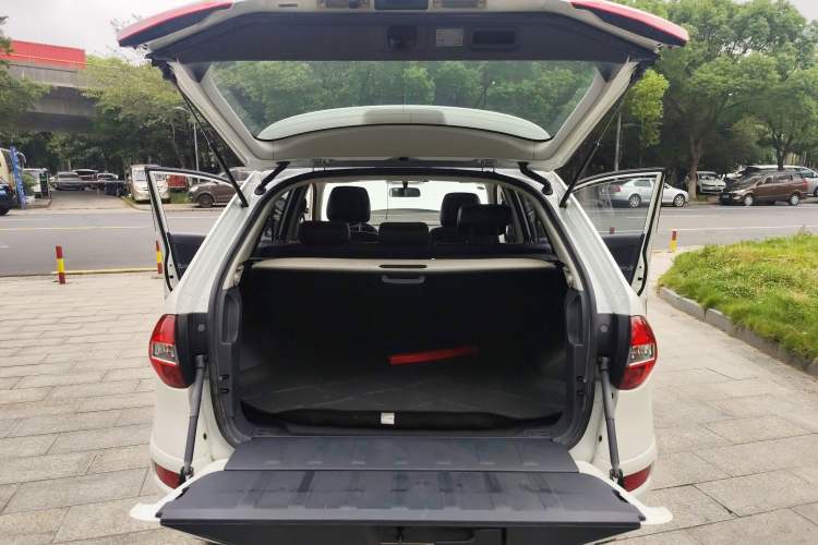 Used Renault Koleos 2014 2.0L Two-Wheel Drive Fashion Edition Trunk