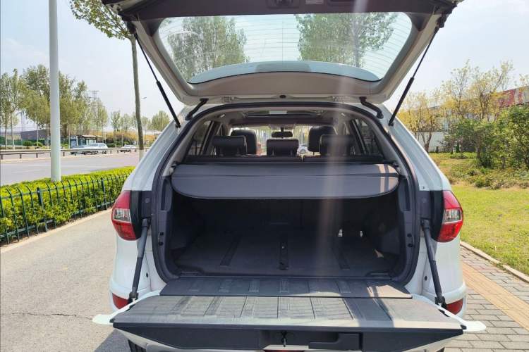 Used Renault Koleos 2014 Revised Version 2.0L Two-Wheel Drive Fashion Edition Trunk
