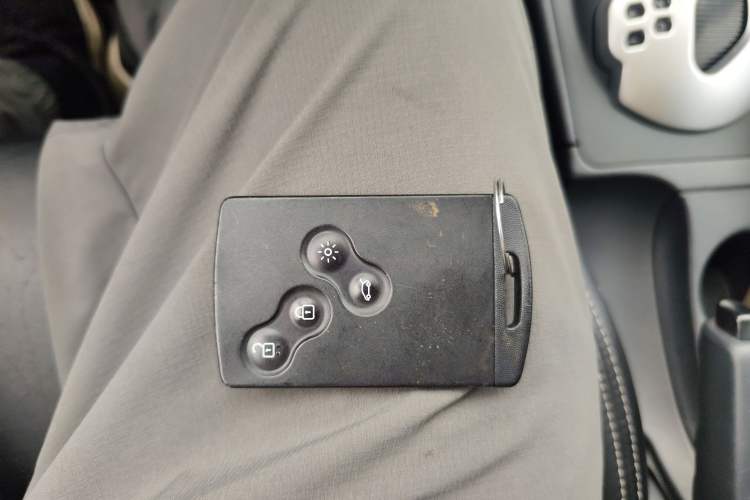 Used Renault Koleos 2014 2.0L Two-Wheel Drive Fashion Edition Vehicle Key