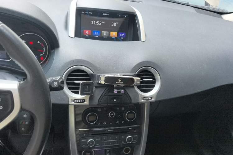Used Renault Koleos 2014 Revised Version 2.0L Two-Wheel Drive Fashion Edition Audio And AC Panel