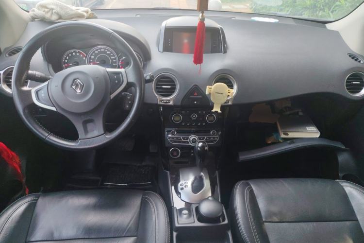 Used Renault Koleos 2014 Revised Version 2.5L Two-Wheel Drive Comfort Edition Center Console