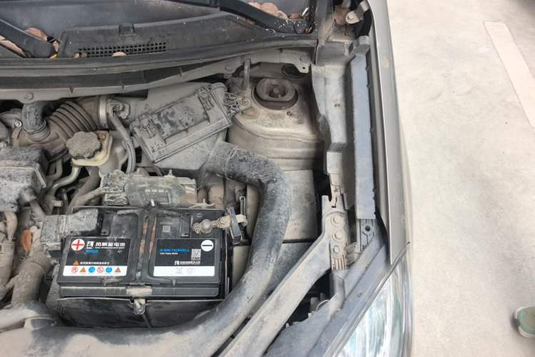 Used Renault Koleos 2014 Revised Version 2.0L Two-Wheel Drive Fashion Edition Engine Bay Left